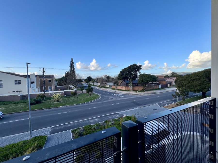 1 Bedroom Property for Sale in Table View Western Cape